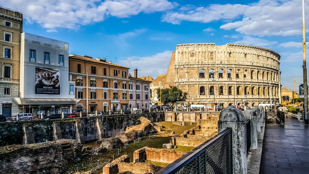 ROMA: cosa ti è successo, un mucchio di rifiuti